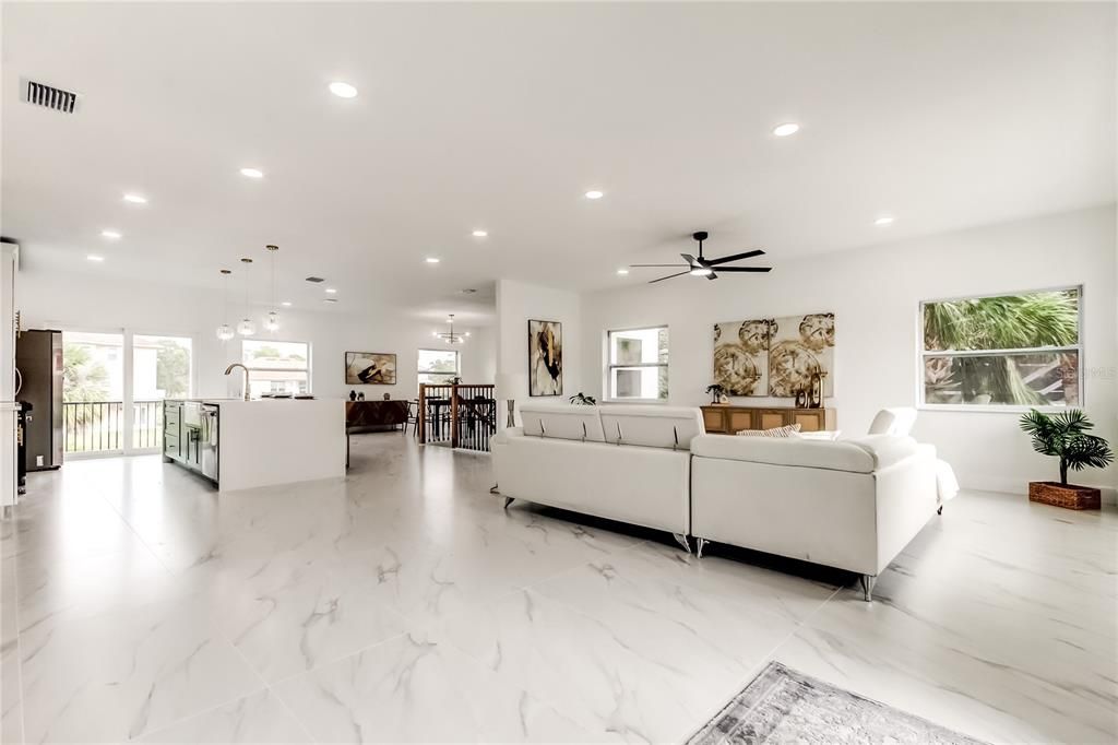 На продажу: $650,000 (3 спален, 2 ванн, 2427 Квадратных фут)