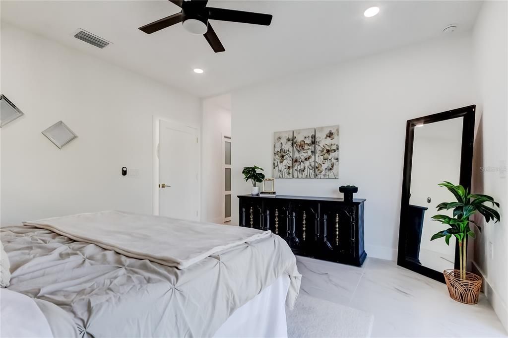 На продажу: $650,000 (3 спален, 2 ванн, 2427 Квадратных фут)