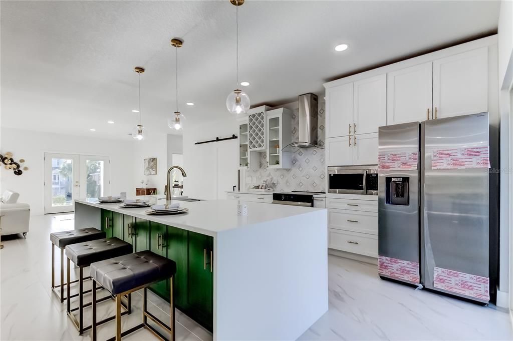 На продажу: $650,000 (3 спален, 2 ванн, 2427 Квадратных фут)