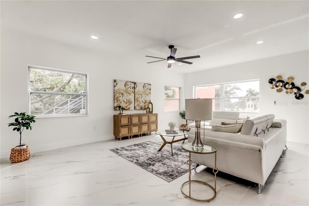 На продажу: $650,000 (3 спален, 2 ванн, 2427 Квадратных фут)