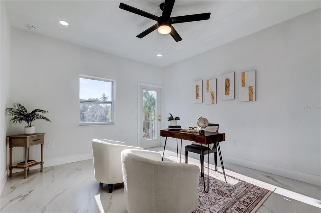 На продажу: $650,000 (3 спален, 2 ванн, 2427 Квадратных фут)