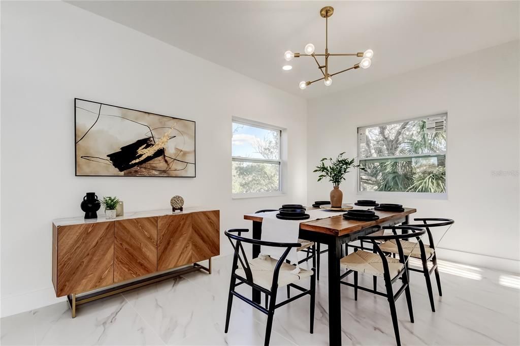 На продажу: $650,000 (3 спален, 2 ванн, 2427 Квадратных фут)