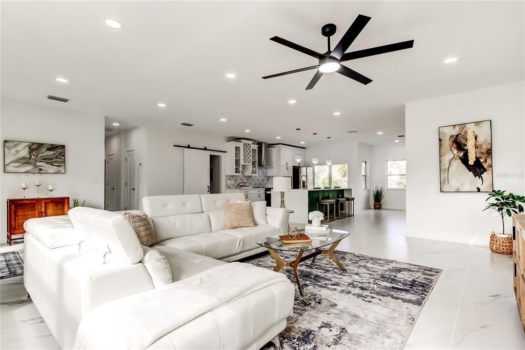 На продажу: $650,000 (3 спален, 2 ванн, 2427 Квадратных фут)