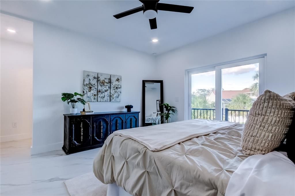 На продажу: $650,000 (3 спален, 2 ванн, 2427 Квадратных фут)