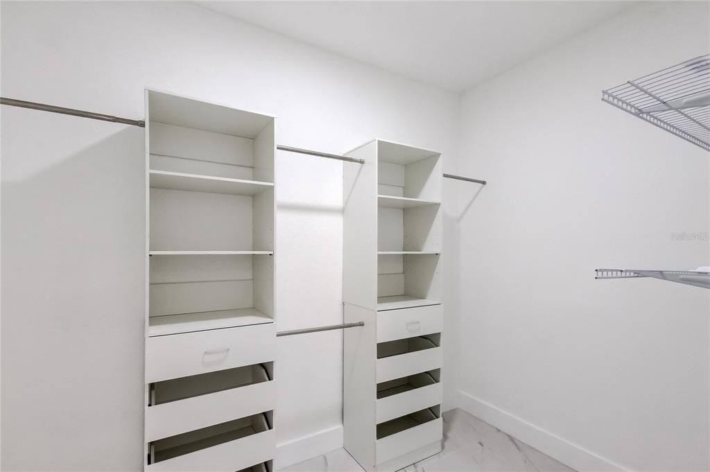 На продажу: $650,000 (3 спален, 2 ванн, 2427 Квадратных фут)