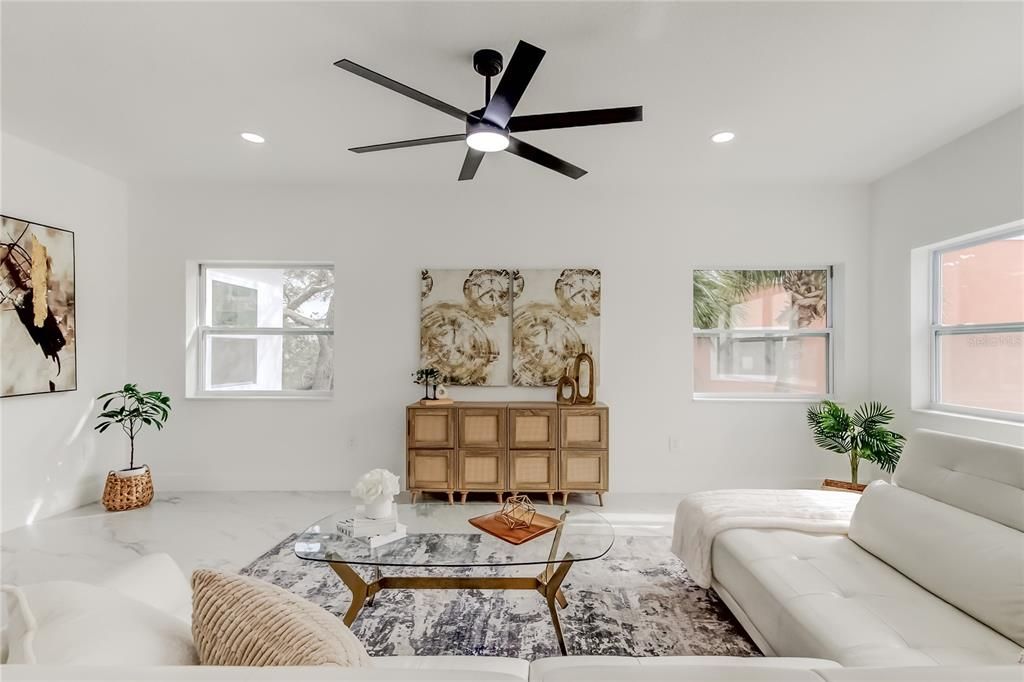 На продажу: $650,000 (3 спален, 2 ванн, 2427 Квадратных фут)