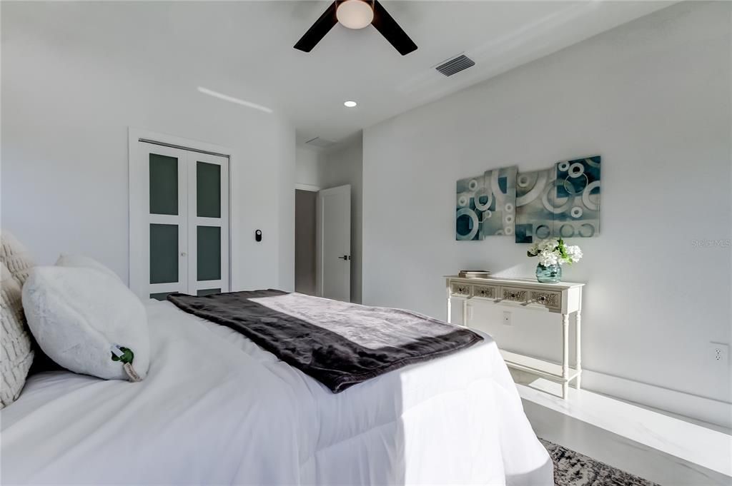 На продажу: $650,000 (3 спален, 2 ванн, 2427 Квадратных фут)