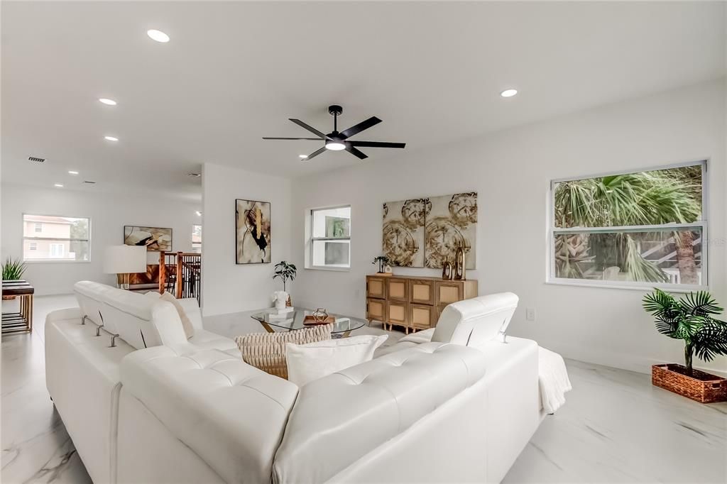 На продажу: $650,000 (3 спален, 2 ванн, 2427 Квадратных фут)