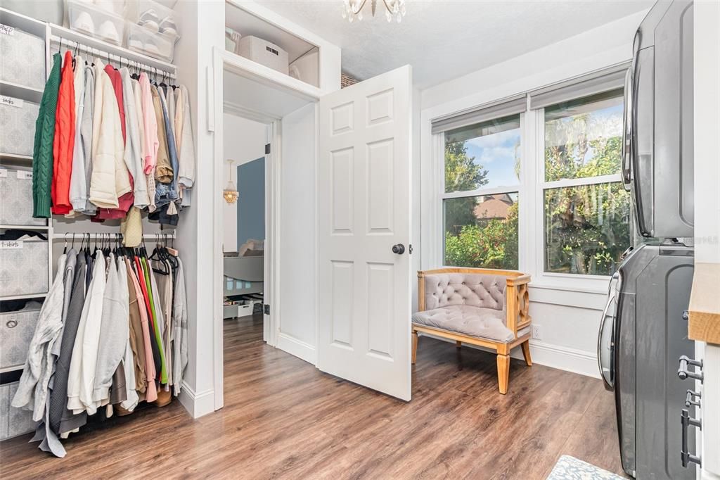 En Venta: $744,900 (3 camas, 4 baños, 2660 Pies cuadrados)