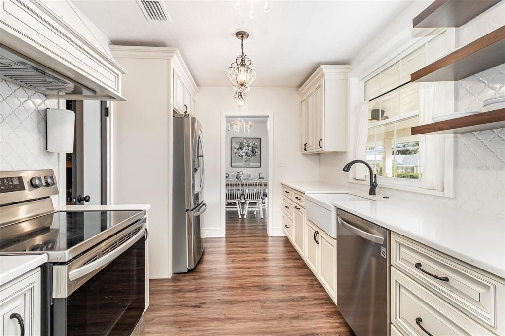 En Venta: $744,900 (3 camas, 4 baños, 2660 Pies cuadrados)