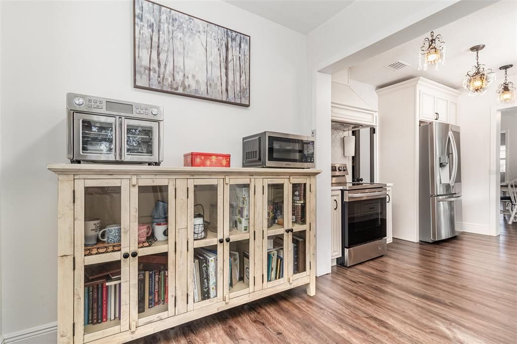 En Venta: $744,900 (3 camas, 4 baños, 2660 Pies cuadrados)