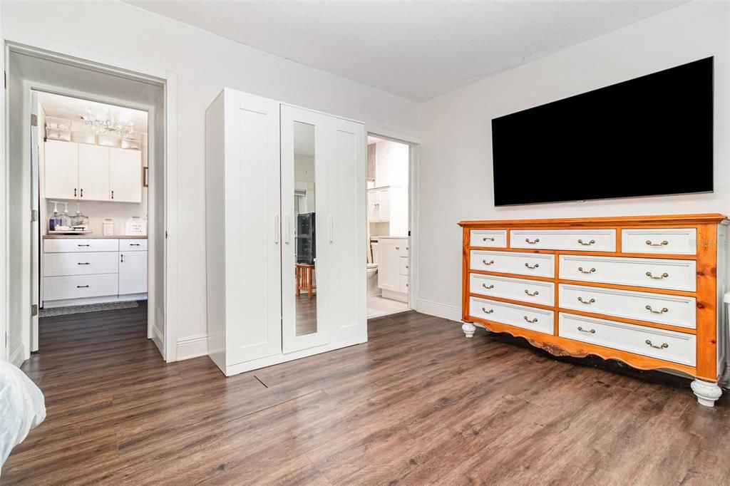 En Venta: $744,900 (3 camas, 4 baños, 2660 Pies cuadrados)