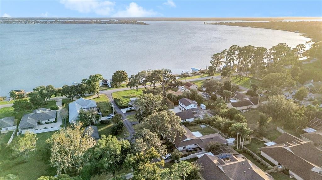 En Venta: $744,900 (3 camas, 4 baños, 2660 Pies cuadrados)