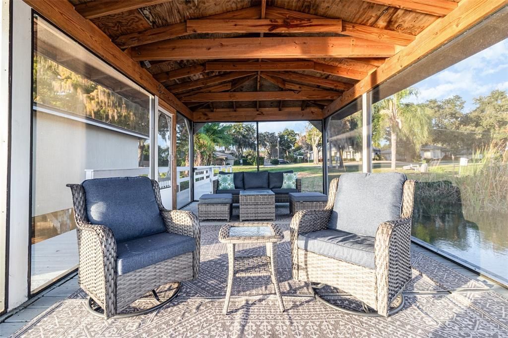 En Venta: $744,900 (3 camas, 4 baños, 2660 Pies cuadrados)