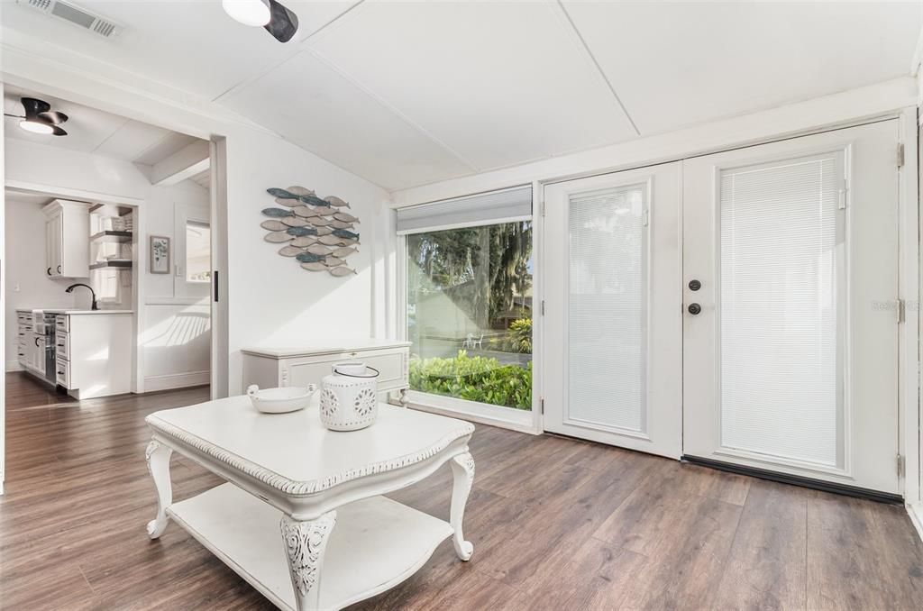 En Venta: $744,900 (3 camas, 4 baños, 2660 Pies cuadrados)