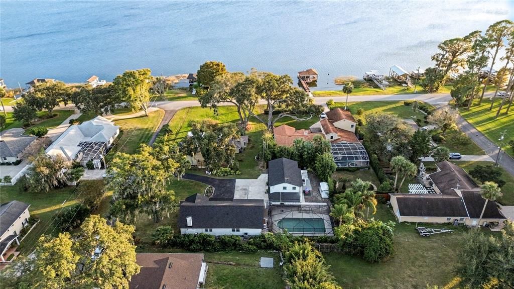 En Venta: $744,900 (3 camas, 4 baños, 2660 Pies cuadrados)