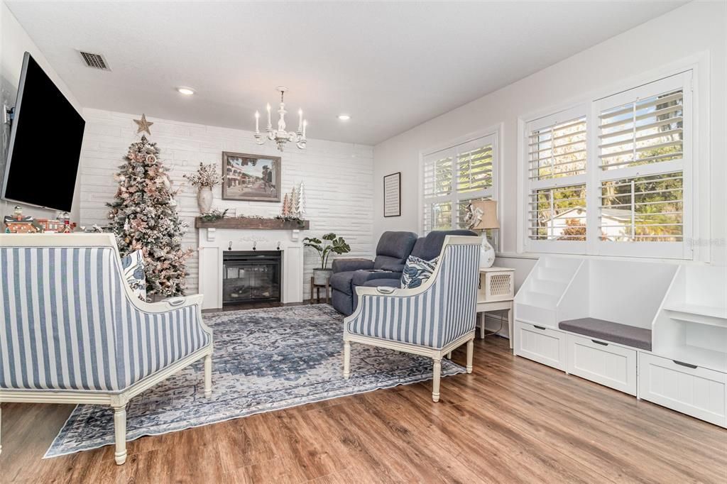 En Venta: $744,900 (3 camas, 4 baños, 2660 Pies cuadrados)