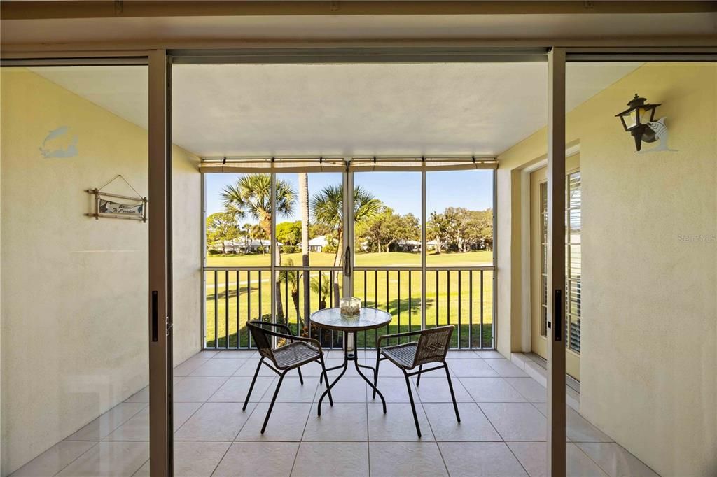 For Sale: $225,000 (2 beds, 2 baths, 1002 Square Feet)