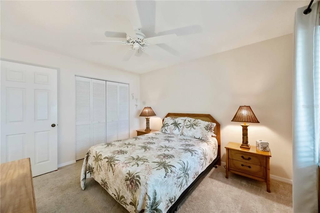 For Sale: $225,000 (2 beds, 2 baths, 1002 Square Feet)