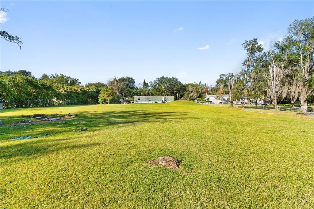 For Sale: $150,000 (2 beds, 1 baths, 868 Square Feet)