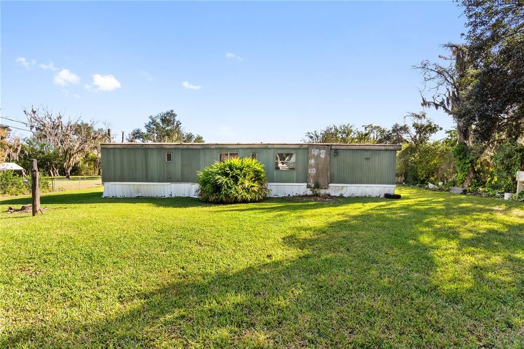 For Sale: $150,000 (2 beds, 1 baths, 868 Square Feet)