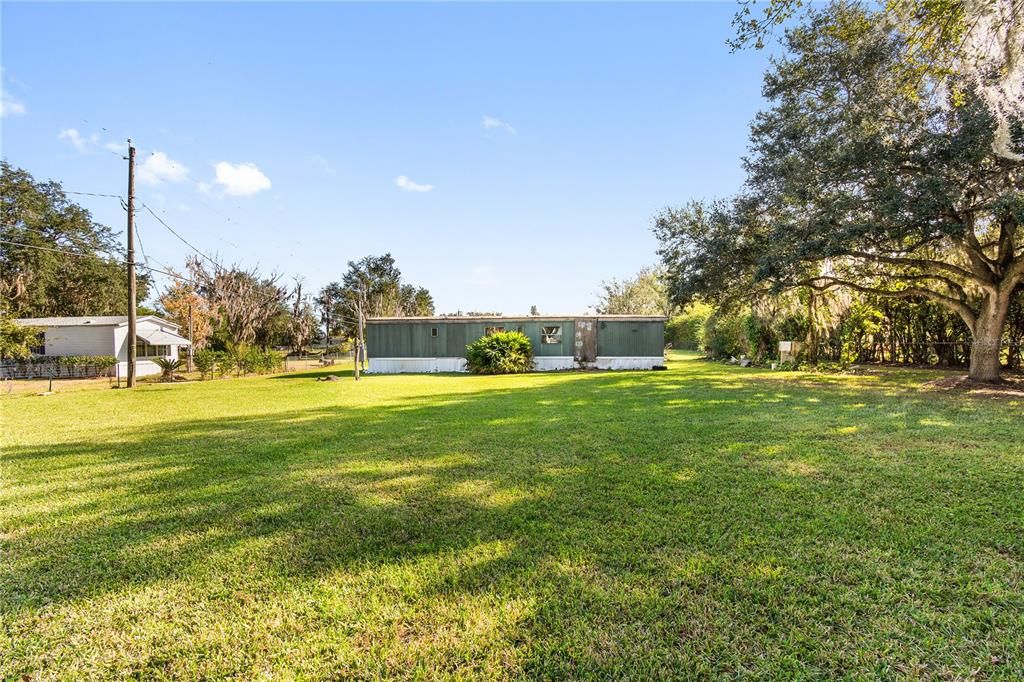 For Sale: $150,000 (2 beds, 1 baths, 868 Square Feet)