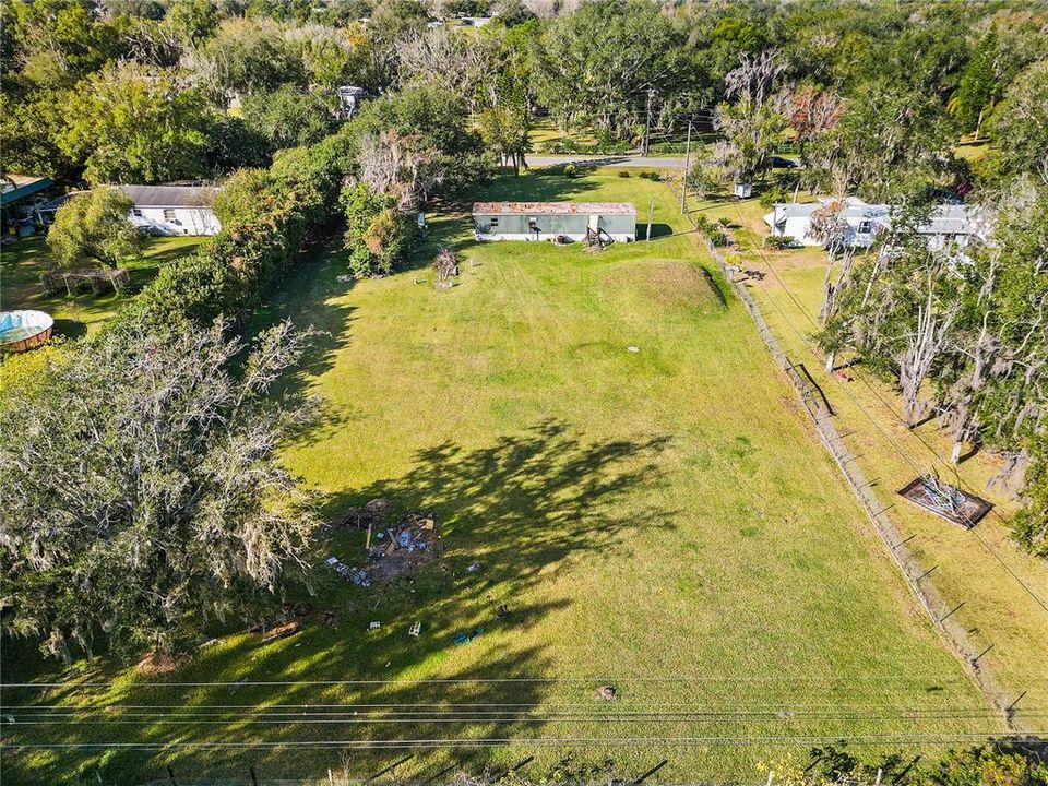 For Sale: $150,000 (2 beds, 1 baths, 868 Square Feet)