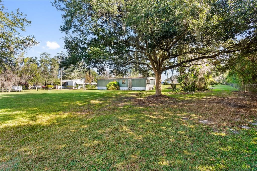 For Sale: $150,000 (2 beds, 1 baths, 868 Square Feet)