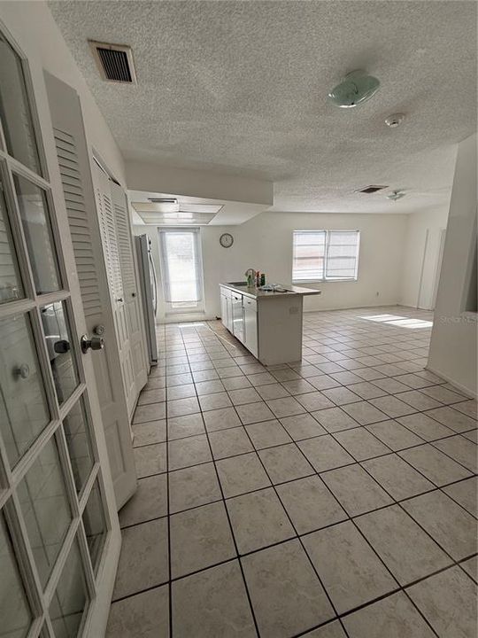 待售: $399,999 (3 贝兹, 3 浴室, 2300 平方英尺)