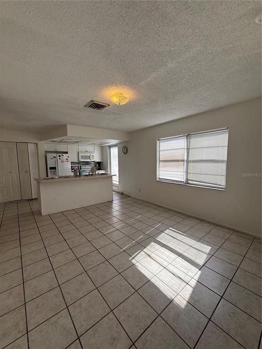 待售: $399,999 (3 贝兹, 3 浴室, 2300 平方英尺)