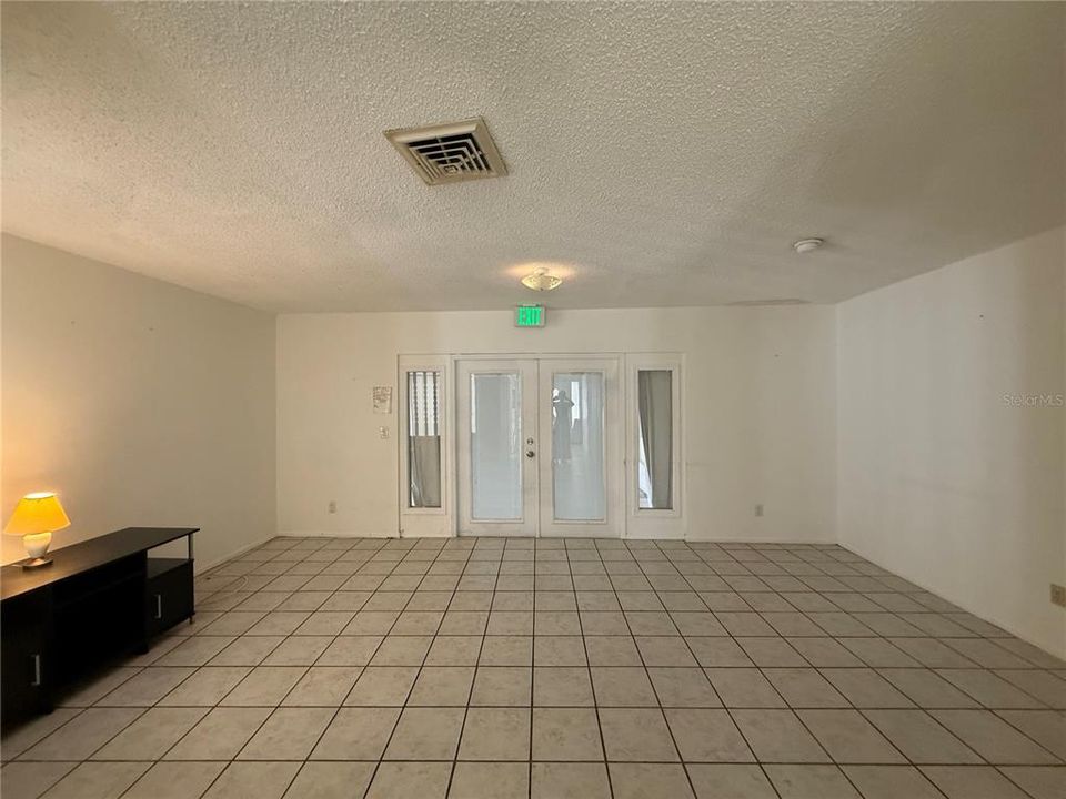 待售: $399,999 (3 贝兹, 3 浴室, 2300 平方英尺)