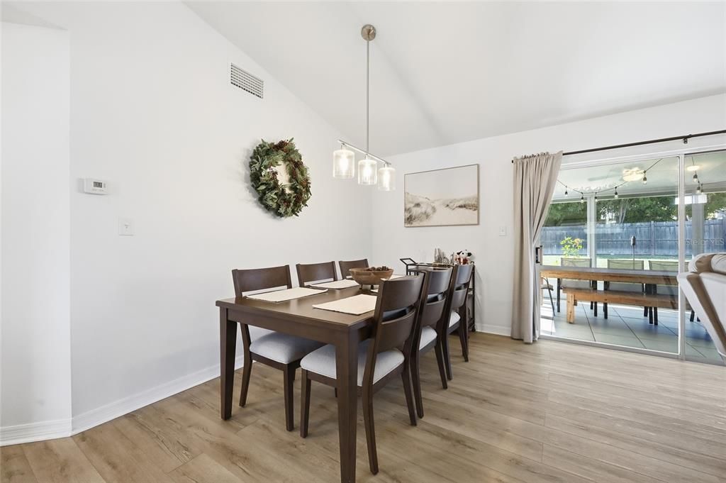 待售: $375,000 (3 贝兹, 2 浴室, 1530 平方英尺)