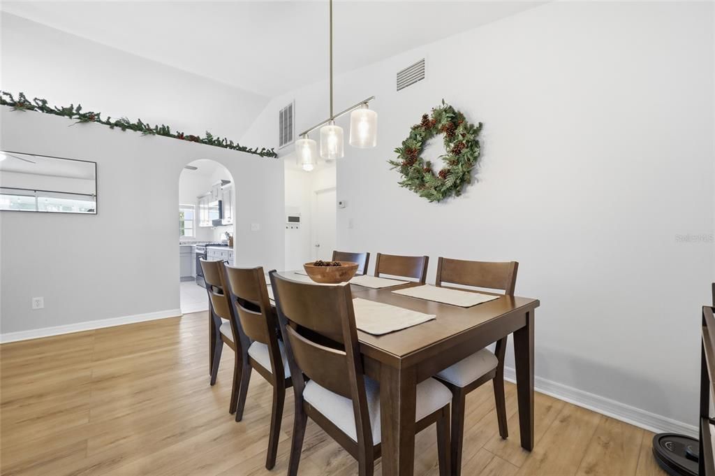 待售: $375,000 (3 贝兹, 2 浴室, 1530 平方英尺)