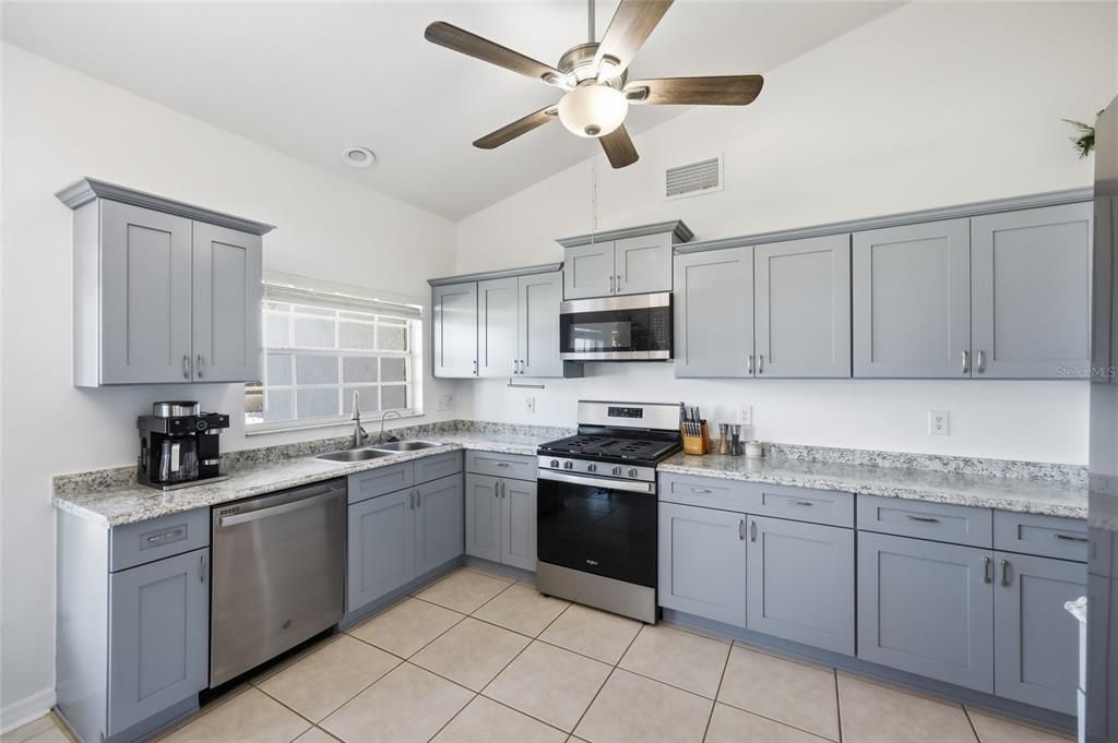 待售: $375,000 (3 贝兹, 2 浴室, 1530 平方英尺)