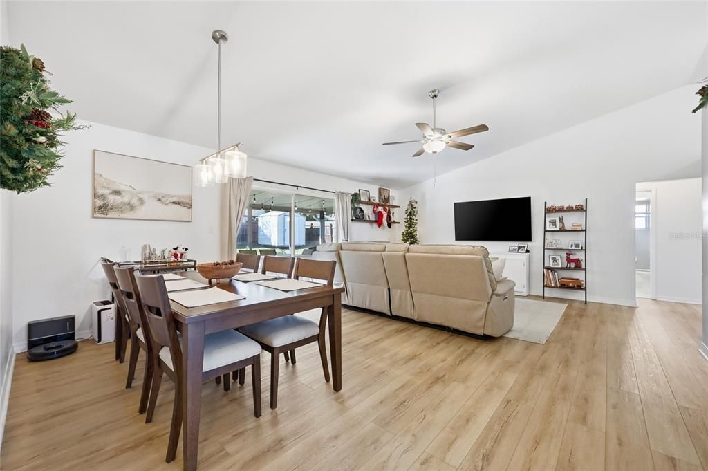 待售: $375,000 (3 贝兹, 2 浴室, 1530 平方英尺)