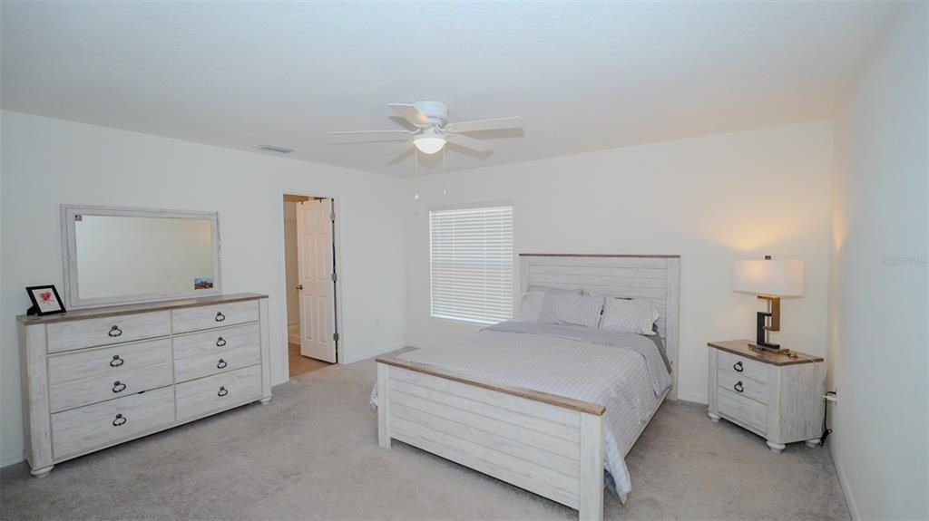 En Venta: $290,000 (4 camas, 2 baños, 1861 Pies cuadrados)