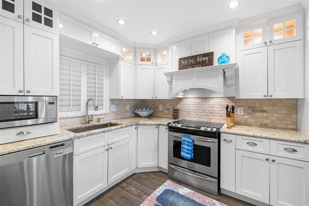 待售: $900,000 (2 贝兹, 2 浴室, 1340 平方英尺)