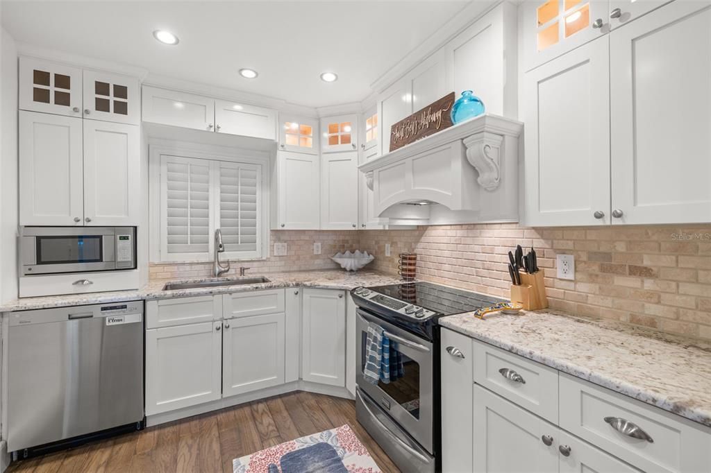 待售: $900,000 (2 贝兹, 2 浴室, 1340 平方英尺)