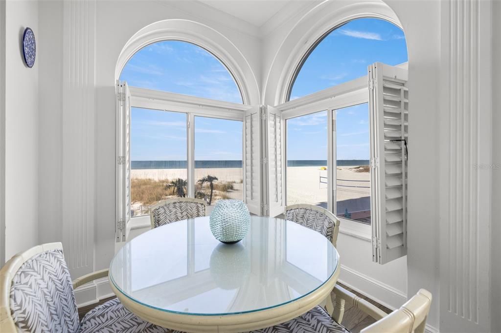 待售: $900,000 (2 贝兹, 2 浴室, 1340 平方英尺)