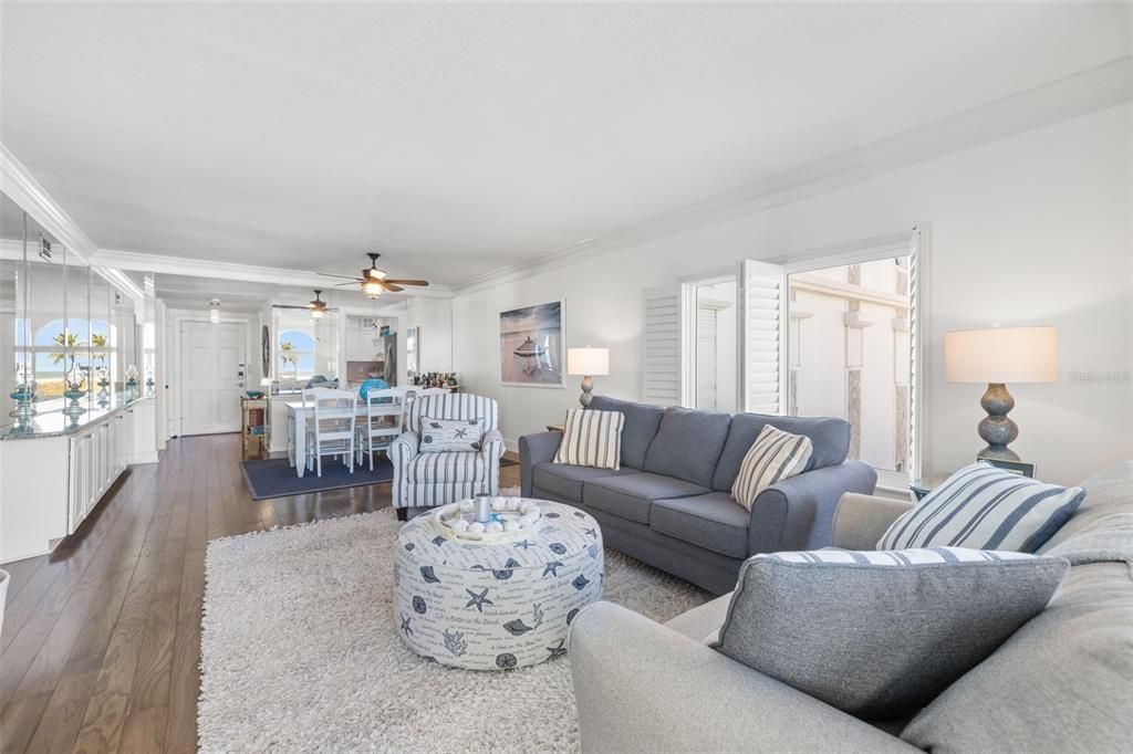 待售: $900,000 (2 贝兹, 2 浴室, 1340 平方英尺)