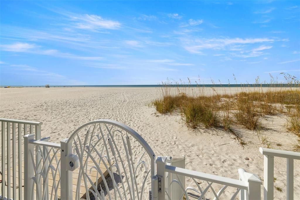 待售: $900,000 (2 贝兹, 2 浴室, 1340 平方英尺)