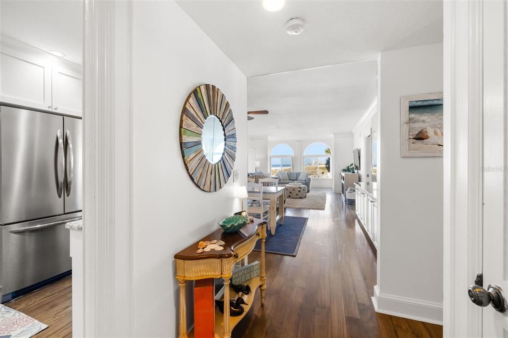 待售: $900,000 (2 贝兹, 2 浴室, 1340 平方英尺)