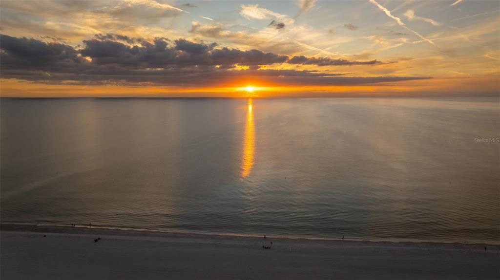 待售: $900,000 (2 贝兹, 2 浴室, 1340 平方英尺)