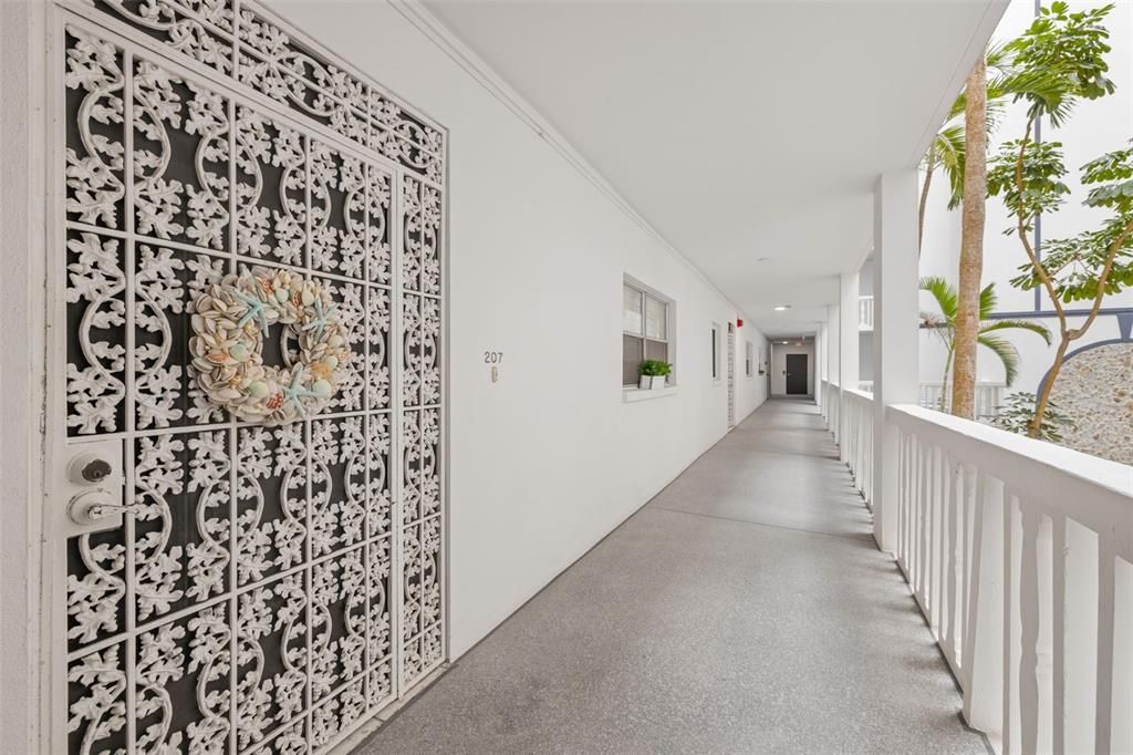 待售: $900,000 (2 贝兹, 2 浴室, 1340 平方英尺)