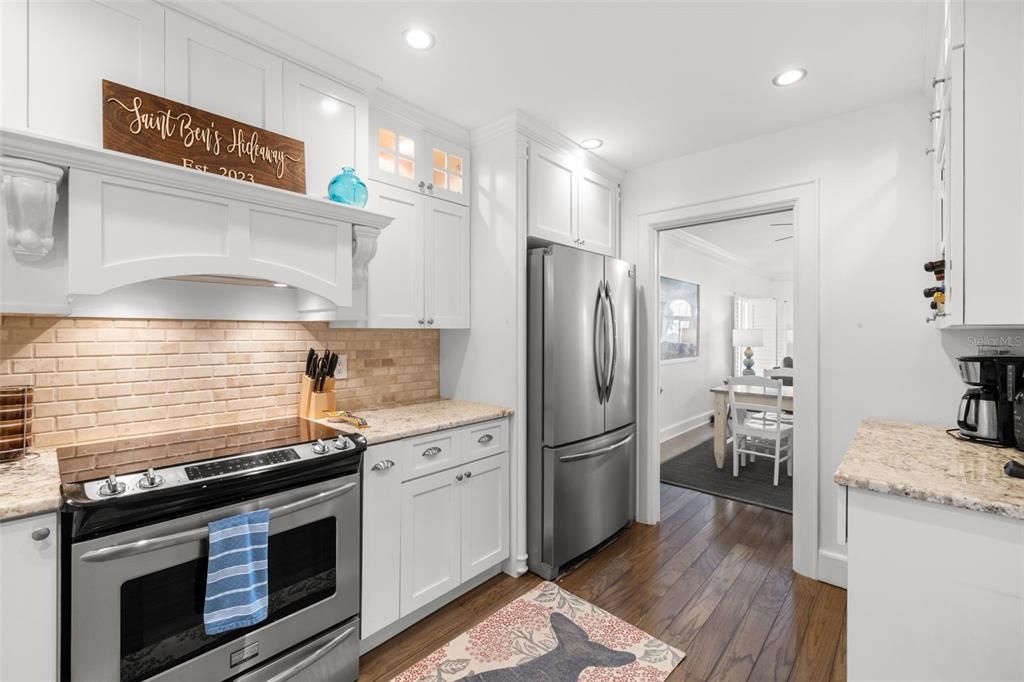 待售: $900,000 (2 贝兹, 2 浴室, 1340 平方英尺)