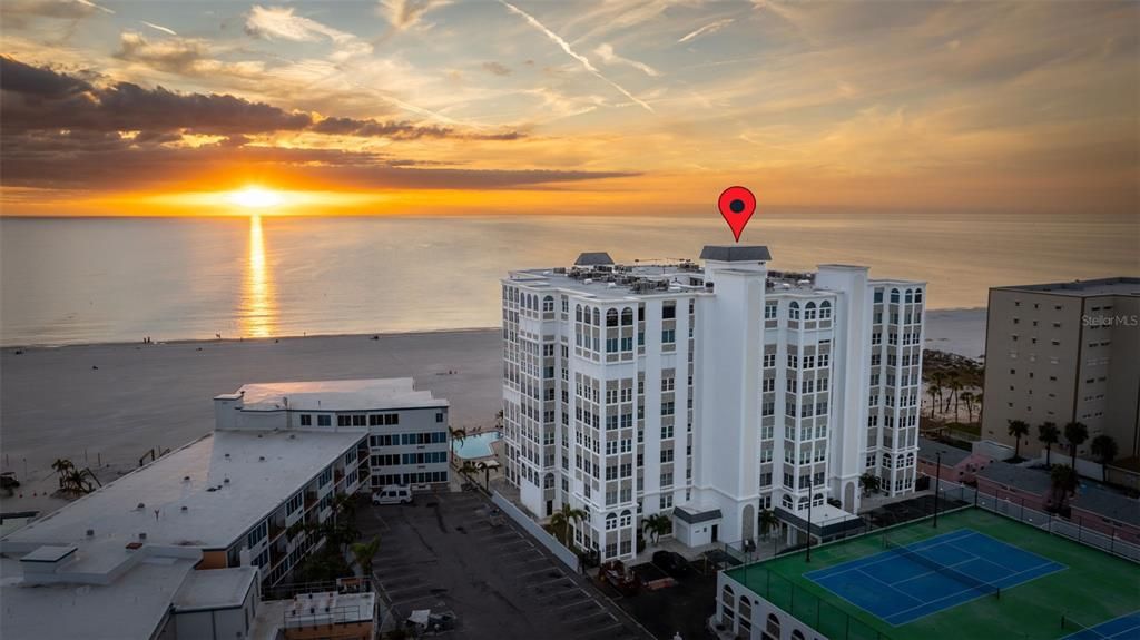 待售: $900,000 (2 贝兹, 2 浴室, 1340 平方英尺)