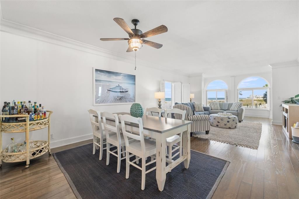 待售: $900,000 (2 贝兹, 2 浴室, 1340 平方英尺)