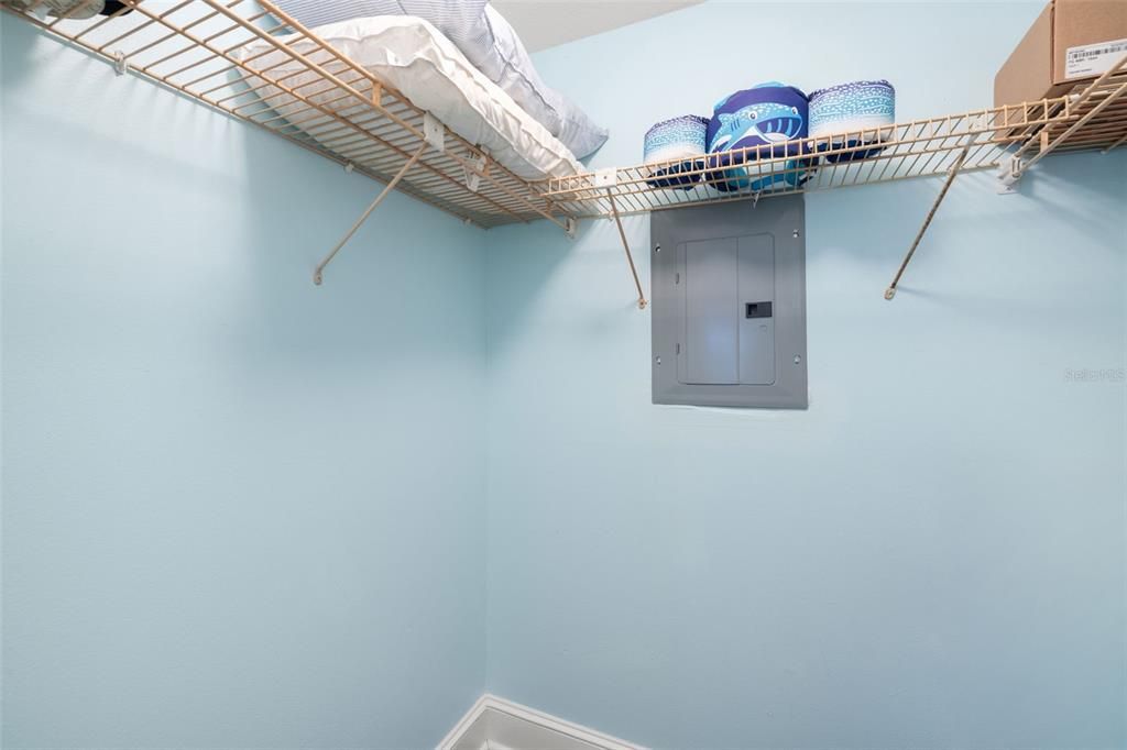 待售: $900,000 (2 贝兹, 2 浴室, 1340 平方英尺)