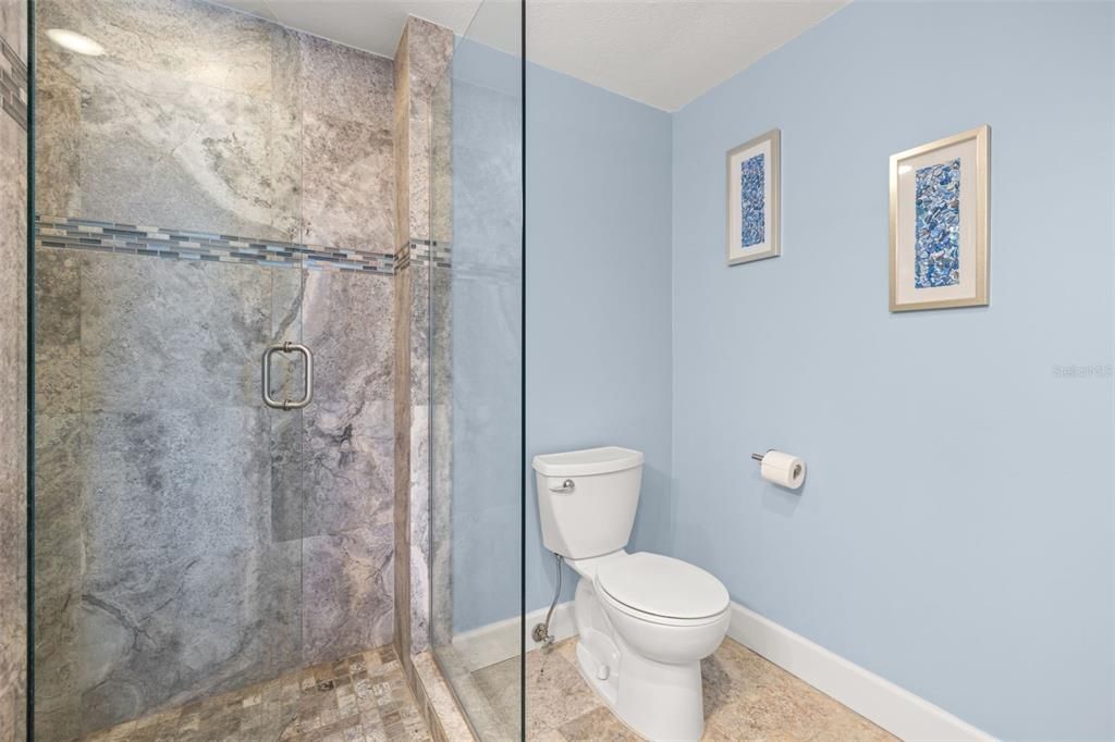 待售: $900,000 (2 贝兹, 2 浴室, 1340 平方英尺)