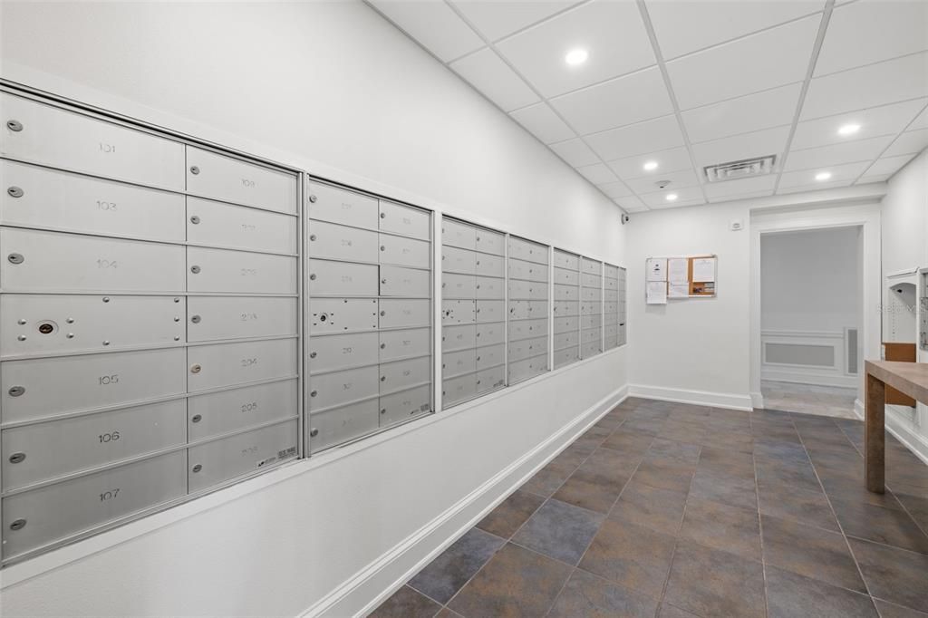 待售: $900,000 (2 贝兹, 2 浴室, 1340 平方英尺)